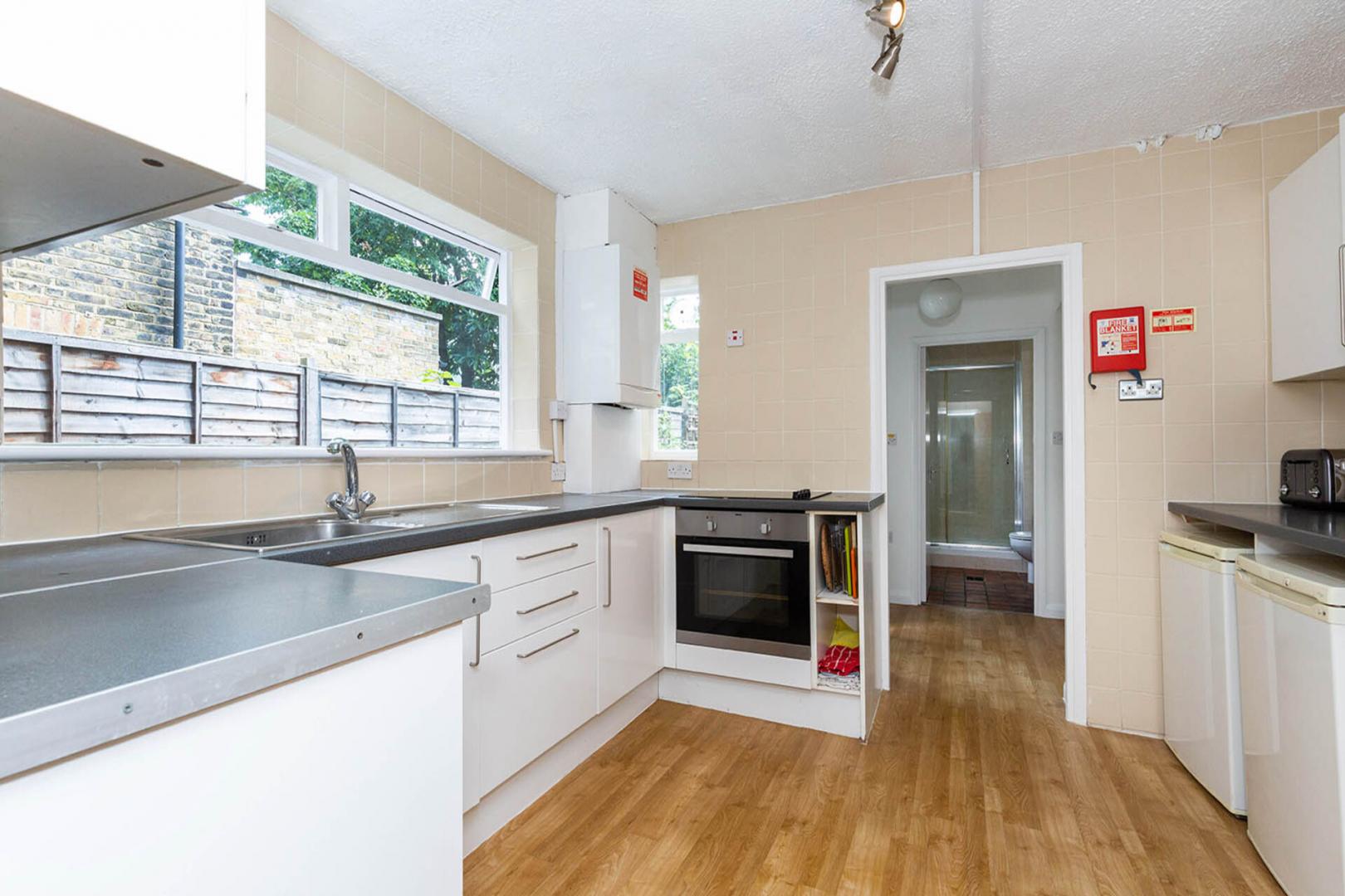 whole house with 2 receptions and 6 large bedrooms  Burgoyne Road, Harringay - Hornsey 